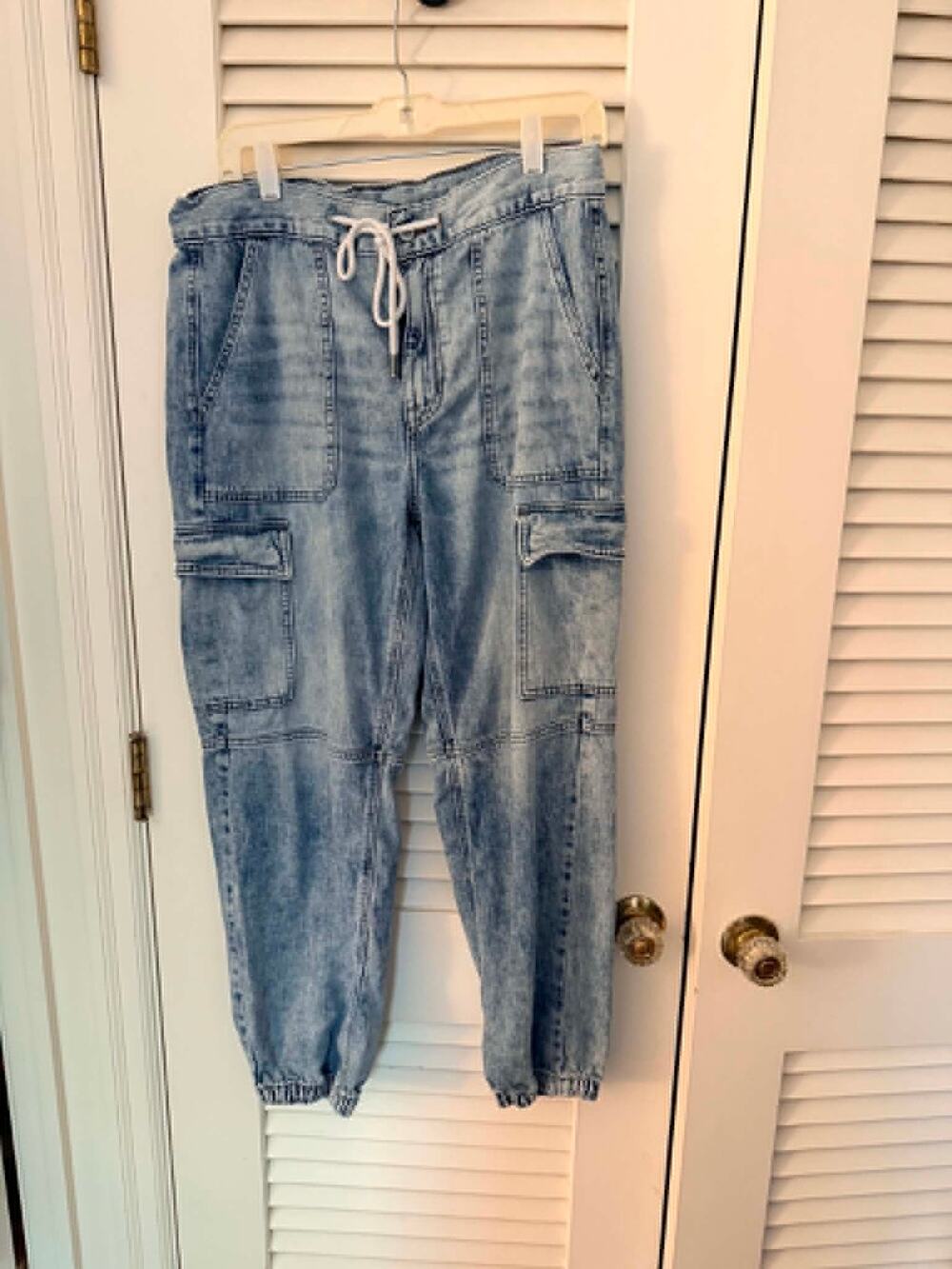 American Eagle acid wash drawstring jogger jeans